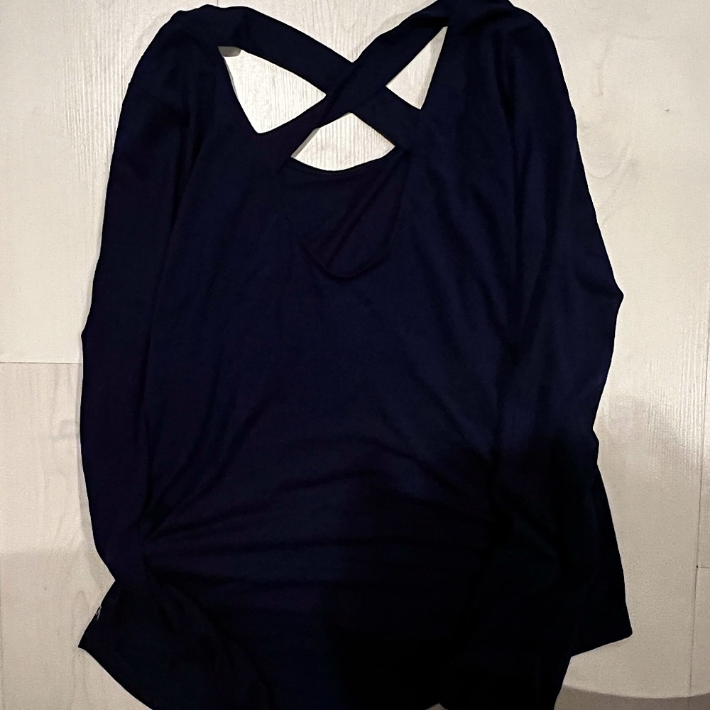 Long sleeve gap fitness shirt